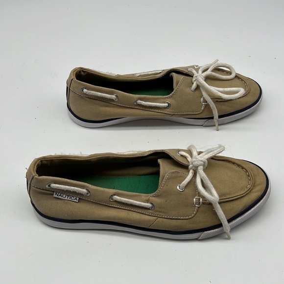 Nautica Tan and Navy Slip on Boat Shoes size 6.5 - Picture 2 of 8